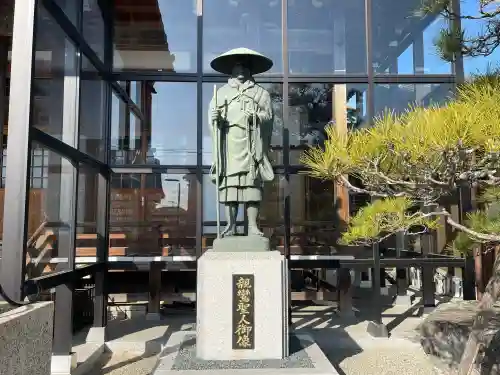 浄蓮寺の{uncategorized: "未分類", other: "その他", undefined: "問題あり", building: "その他建物", grave: "お墓", sacred_gate: "鳥居", guardian: "狛犬", statue: "像", buddha: "仏像", history: "歴史", nature: "自然", garden: "庭園", animal: "動物", pagoda: "塔", temizu: "手水舎", mountain_gate: "山門・神門", sanctuary: "本殿・本堂", subordinate: "末社・摂社", art: "芸術", scenery: "景色", jizo: "地蔵", ema: "絵馬", goshuin: "御朱印", omikuji: "おみくじ", items: "授与品その他", amulet: "お守り", goshuincho: "御朱印帳", eats: "食事", festival: "お祭り", votive_dance: "神楽", shichigosan: "七五三参", wedding: "結婚式", experience: "体験その他", initially: "初詣", around: "周辺", anti_infection: "感染症対策"}