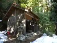 熊野神社の{uncategorized: "未分類", other: "その他", undefined: "問題あり", building: "その他建物", grave: "お墓", sacred_gate: "鳥居", guardian: "狛犬", statue: "像", buddha: "仏像", history: "歴史", nature: "自然", garden: "庭園", animal: "動物", pagoda: "塔", temizu: "手水舎", mountain_gate: "山門・神門", sanctuary: "本殿・本堂", subordinate: "末社・摂社", art: "芸術", scenery: "景色", jizo: "地蔵", ema: "絵馬", goshuin: "御朱印", omikuji: "おみくじ", items: "授与品その他", amulet: "お守り", goshuincho: "御朱印帳", eats: "食事", festival: "お祭り", votive_dance: "神楽", shichigosan: "七五三参", wedding: "結婚式", experience: "体験その他", initially: "初詣", around: "周辺", anti_infection: "感染症対策"}