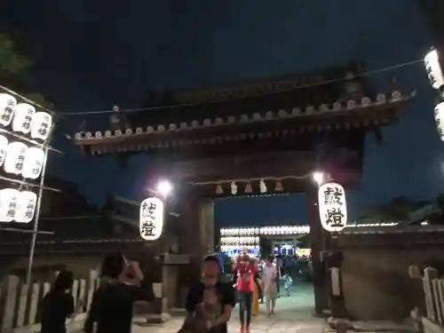 貴布禰神社の山門