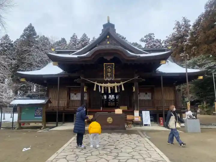 水戸八幡宮の{uncategorized: "未分類", other: "その他", undefined: "問題あり", building: "その他建物", grave: "お墓", sacred_gate: "鳥居", guardian: "狛犬", statue: "像", buddha: "仏像", history: "歴史", nature: "自然", garden: "庭園", animal: "動物", pagoda: "塔", temizu: "手水舎", mountain_gate: "山門・神門", sanctuary: "本殿・本堂", subordinate: "末社・摂社", art: "芸術", scenery: "景色", jizo: "地蔵", ema: "絵馬", goshuin: "御朱印", omikuji: "おみくじ", items: "授与品その他", amulet: "お守り", goshuincho: "御朱印帳", eats: "食事", festival: "お祭り", votive_dance: "神楽", shichigosan: "七五三参", wedding: "結婚式", experience: "体験その他", initially: "初詣", around: "周辺", anti_infection: "感染症対策"}