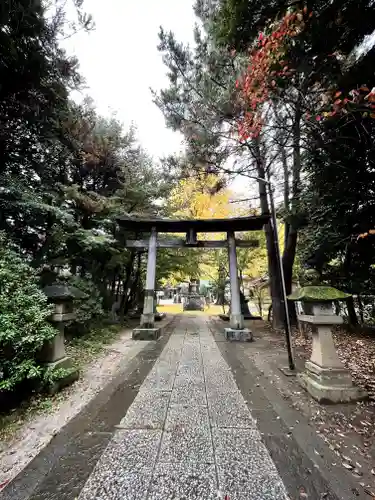 春日部八幡神社の鳥居