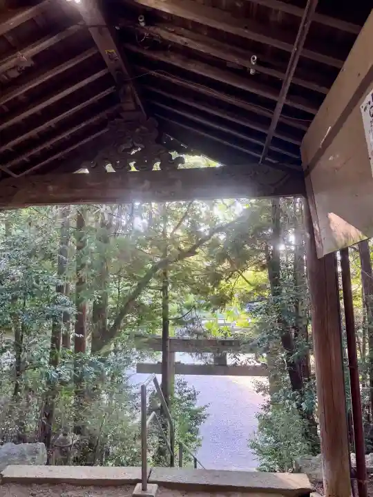 建水分神社の{uncategorized: "未分類", other: "その他", undefined: "問題あり", building: "その他建物", grave: "お墓", sacred_gate: "鳥居", guardian: "狛犬", statue: "像", buddha: "仏像", history: "歴史", nature: "自然", garden: "庭園", animal: "動物", pagoda: "塔", temizu: "手水舎", mountain_gate: "山門・神門", sanctuary: "本殿・本堂", subordinate: "末社・摂社", art: "芸術", scenery: "景色", jizo: "地蔵", ema: "絵馬", goshuin: "御朱印", omikuji: "おみくじ", items: "授与品その他", amulet: "お守り", goshuincho: "御朱印帳", eats: "食事", festival: "お祭り", votive_dance: "神楽", shichigosan: "七五三参", wedding: "結婚式", experience: "体験その他", initially: "初詣", around: "周辺", anti_infection: "感染症対策"}