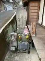 弥蘇場地藏堂の{uncategorized: "未分類", other: "その他", undefined: "問題あり", building: "その他建物", grave: "お墓", sacred_gate: "鳥居", guardian: "狛犬", statue: "像", buddha: "仏像", history: "歴史", nature: "自然", garden: "庭園", animal: "動物", pagoda: "塔", temizu: "手水舎", mountain_gate: "山門・神門", sanctuary: "本殿・本堂", subordinate: "末社・摂社", art: "芸術", scenery: "景色", jizo: "地蔵", ema: "絵馬", goshuin: "御朱印", omikuji: "おみくじ", items: "授与品その他", amulet: "お守り", goshuincho: "御朱印帳", eats: "食事", festival: "お祭り", votive_dance: "神楽", shichigosan: "七五三参", wedding: "結婚式", experience: "体験その他", initially: "初詣", around: "周辺", anti_infection: "感染症対策"}