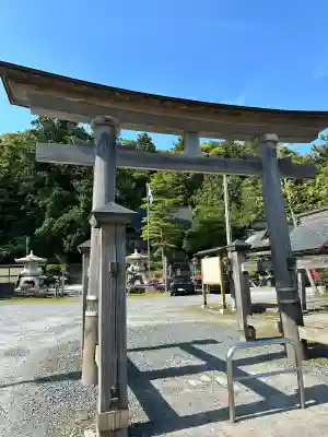 鳥海山大物忌神社吹浦口ノ宮の{uncategorized: "未分類", other: "その他", undefined: "問題あり", building: "その他建物", grave: "お墓", sacred_gate: "鳥居", guardian: "狛犬", statue: "像", buddha: "仏像", history: "歴史", nature: "自然", garden: "庭園", animal: "動物", pagoda: "塔", temizu: "手水舎", mountain_gate: "山門・神門", sanctuary: "本殿・本堂", subordinate: "末社・摂社", art: "芸術", scenery: "景色", jizo: "地蔵", ema: "絵馬", goshuin: "御朱印", omikuji: "おみくじ", items: "授与品その他", amulet: "お守り", goshuincho: "御朱印帳", eats: "食事", festival: "お祭り", votive_dance: "神楽", shichigosan: "七五三参", wedding: "結婚式", experience: "体験その他", initially: "初詣", around: "周辺", anti_infection: "感染症対策"}