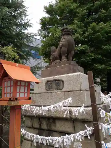 草加神社の狛犬