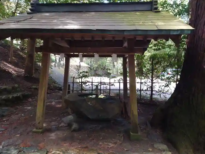 萩日吉神社の手水舎