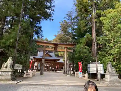 穂高神社本宮の鳥居