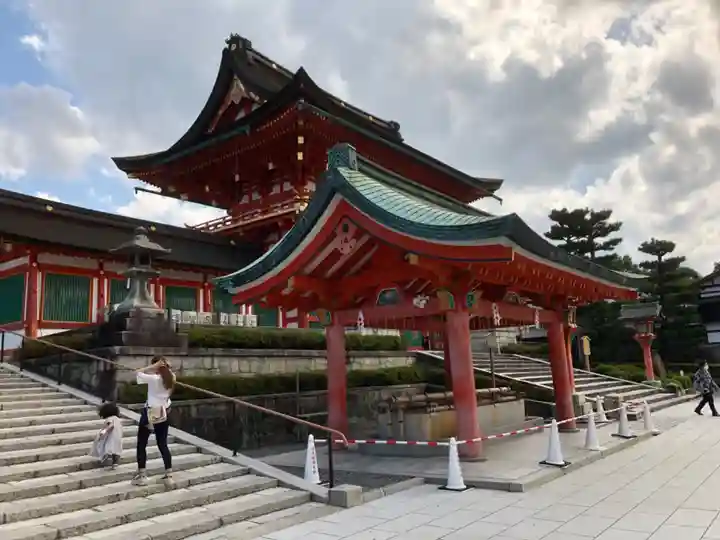 伏見稲荷大社 御膳谷奉拝所の手水舎