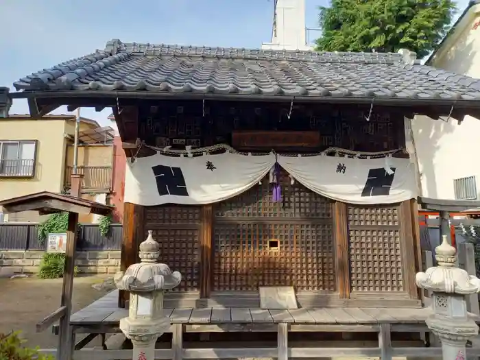 薬師神社の本殿