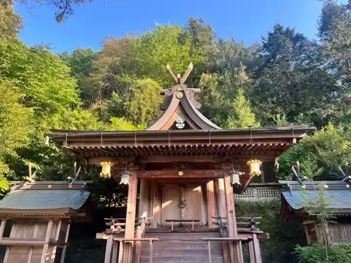 蟻通神社の{uncategorized: "未分類", other: "その他", undefined: "問題あり", building: "その他建物", grave: "お墓", sacred_gate: "鳥居", guardian: "狛犬", statue: "像", buddha: "仏像", history: "歴史", nature: "自然", garden: "庭園", animal: "動物", pagoda: "塔", temizu: "手水舎", mountain_gate: "山門・神門", sanctuary: "本殿・本堂", subordinate: "末社・摂社", art: "芸術", scenery: "景色", jizo: "地蔵", ema: "絵馬", goshuin: "御朱印", omikuji: "おみくじ", items: "授与品その他", amulet: "お守り", goshuincho: "御朱印帳", eats: "食事", festival: "お祭り", votive_dance: "神楽", shichigosan: "七五三参", wedding: "結婚式", experience: "体験その他", initially: "初詣", around: "周辺", anti_infection: "感染症対策"}