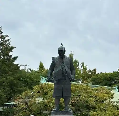 豊國神社の像
