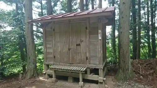 新山神社の末社