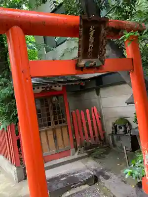 銀杏岡八幡神社の末社・摂社