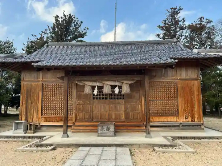鹿島神社の{uncategorized: "未分類", other: "その他", undefined: "問題あり", building: "その他建物", grave: "お墓", sacred_gate: "鳥居", guardian: "狛犬", statue: "像", buddha: "仏像", history: "歴史", nature: "自然", garden: "庭園", animal: "動物", pagoda: "塔", temizu: "手水舎", mountain_gate: "山門・神門", sanctuary: "本殿・本堂", subordinate: "末社・摂社", art: "芸術", scenery: "景色", jizo: "地蔵", ema: "絵馬", goshuin: "御朱印", omikuji: "おみくじ", items: "授与品その他", amulet: "お守り", goshuincho: "御朱印帳", eats: "食事", festival: "お祭り", votive_dance: "神楽", shichigosan: "七五三参", wedding: "結婚式", experience: "体験その他", initially: "初詣", around: "周辺", anti_infection: "感染症対策"}