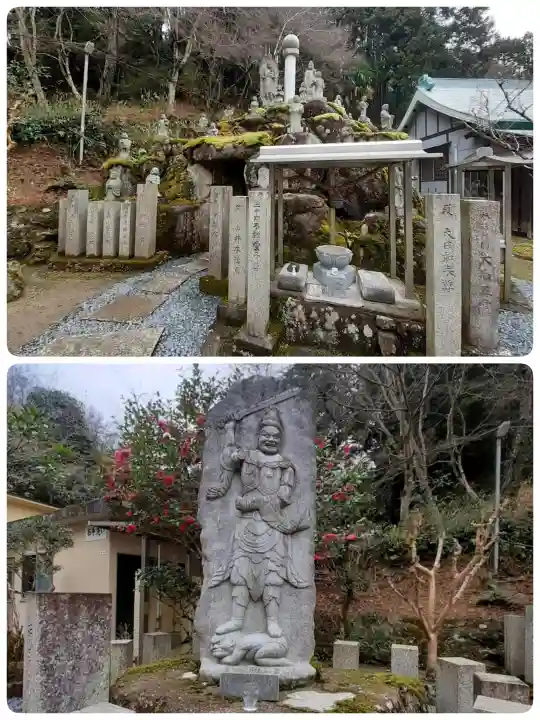 勝光寺の{uncategorized: "未分類", other: "その他", undefined: "問題あり", building: "その他建物", grave: "お墓", sacred_gate: "鳥居", guardian: "狛犬", statue: "像", buddha: "仏像", history: "歴史", nature: "自然", garden: "庭園", animal: "動物", pagoda: "塔", temizu: "手水舎", mountain_gate: "山門・神門", sanctuary: "本殿・本堂", subordinate: "末社・摂社", art: "芸術", scenery: "景色", jizo: "地蔵", ema: "絵馬", goshuin: "御朱印", omikuji: "おみくじ", items: "授与品その他", amulet: "お守り", goshuincho: "御朱印帳", eats: "食事", festival: "お祭り", votive_dance: "神楽", shichigosan: "七五三参", wedding: "結婚式", experience: "体験その他", initially: "初詣", around: "周辺", anti_infection: "感染症対策"}