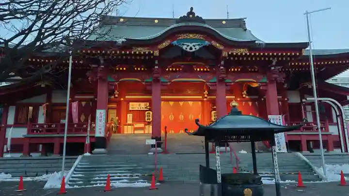 成田山札幌別院新栄寺の本殿・本堂