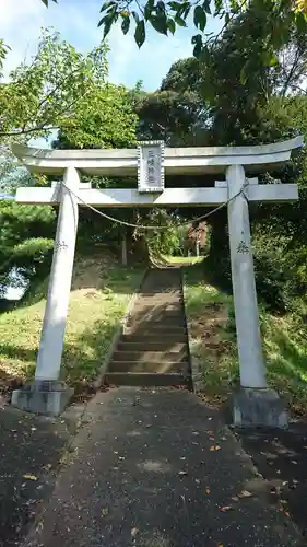 三峰神社の鳥居