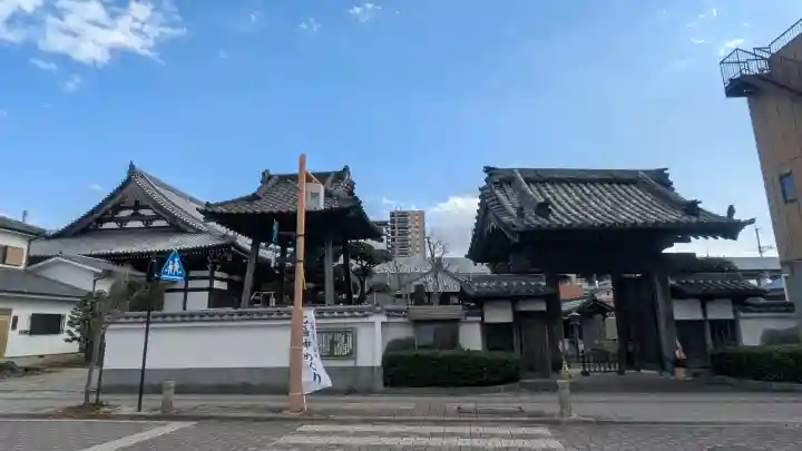 常光寺の{uncategorized: "未分類", other: "その他", undefined: "問題あり", building: "その他建物", grave: "お墓", sacred_gate: "鳥居", guardian: "狛犬", statue: "像", buddha: "仏像", history: "歴史", nature: "自然", garden: "庭園", animal: "動物", pagoda: "塔", temizu: "手水舎", mountain_gate: "山門・神門", sanctuary: "本殿・本堂", subordinate: "末社・摂社", art: "芸術", scenery: "景色", jizo: "地蔵", ema: "絵馬", goshuin: "御朱印", omikuji: "おみくじ", items: "授与品その他", amulet: "お守り", goshuincho: "御朱印帳", eats: "食事", festival: "お祭り", votive_dance: "神楽", shichigosan: "七五三参", wedding: "結婚式", experience: "体験その他", initially: "初詣", around: "周辺", anti_infection: "感染症対策"}