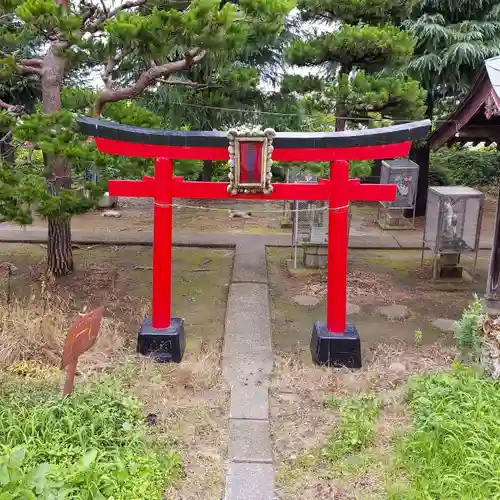 船島稲荷大明神の鳥居