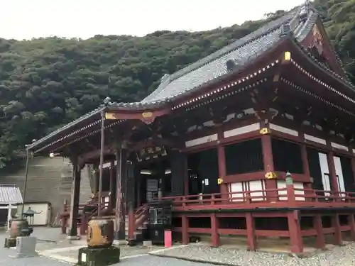 那古寺の本殿