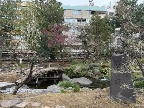 湯島天満宮の{uncategorized: "未分類", other: "その他", undefined: "問題あり", building: "その他建物", grave: "お墓", sacred_gate: "鳥居", guardian: "狛犬", statue: "像", buddha: "仏像", history: "歴史", nature: "自然", garden: "庭園", animal: "動物", pagoda: "塔", temizu: "手水舎", mountain_gate: "山門・神門", sanctuary: "本殿・本堂", subordinate: "末社・摂社", art: "芸術", scenery: "景色", jizo: "地蔵", ema: "絵馬", goshuin: "御朱印", omikuji: "おみくじ", items: "授与品その他", amulet: "お守り", goshuincho: "御朱印帳", eats: "食事", festival: "お祭り", votive_dance: "神楽", shichigosan: "七五三参", wedding: "結婚式", experience: "体験その他", initially: "初詣", around: "周辺", anti_infection: "感染症対策"}