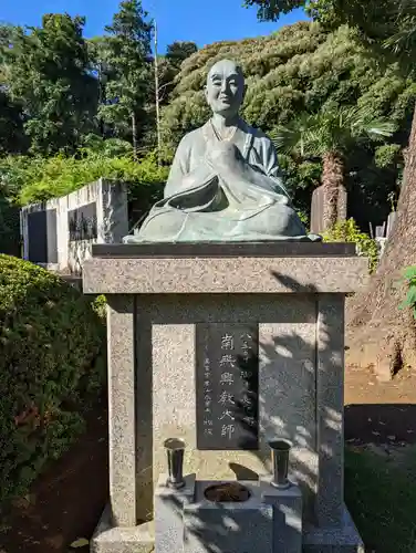 貞福寺の像