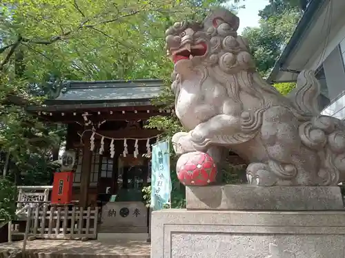 神明氷川神社の狛犬