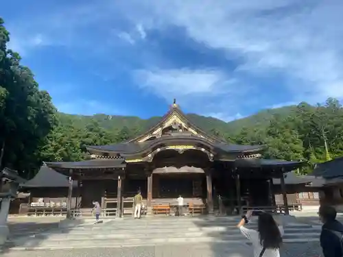 彌彦神社の本殿