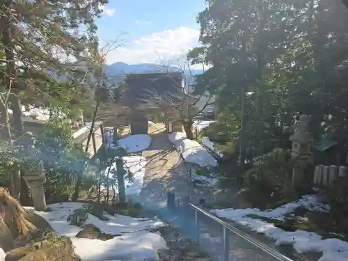 松尾寺の{uncategorized: "未分類", other: "その他", undefined: "問題あり", building: "その他建物", grave: "お墓", sacred_gate: "鳥居", guardian: "狛犬", statue: "像", buddha: "仏像", history: "歴史", nature: "自然", garden: "庭園", animal: "動物", pagoda: "塔", temizu: "手水舎", mountain_gate: "山門・神門", sanctuary: "本殿・本堂", subordinate: "末社・摂社", art: "芸術", scenery: "景色", jizo: "地蔵", ema: "絵馬", goshuin: "御朱印", omikuji: "おみくじ", items: "授与品その他", amulet: "お守り", goshuincho: "御朱印帳", eats: "食事", festival: "お祭り", votive_dance: "神楽", shichigosan: "七五三参", wedding: "結婚式", experience: "体験その他", initially: "初詣", around: "周辺", anti_infection: "感染症対策"}
