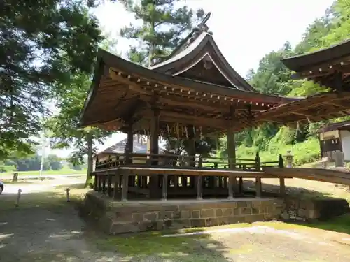 穂見諏訪十五所神社の建物その他