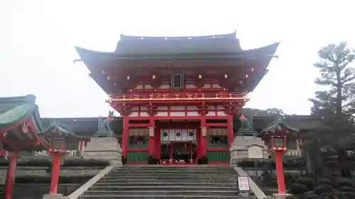 伏見稲荷大社の山門・神門