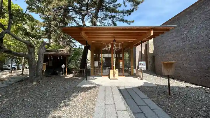 鳥飼八幡宮の{uncategorized: "未分類", other: "その他", undefined: "問題あり", building: "その他建物", grave: "お墓", sacred_gate: "鳥居", guardian: "狛犬", statue: "像", buddha: "仏像", history: "歴史", nature: "自然", garden: "庭園", animal: "動物", pagoda: "塔", temizu: "手水舎", mountain_gate: "山門・神門", sanctuary: "本殿・本堂", subordinate: "末社・摂社", art: "芸術", scenery: "景色", jizo: "地蔵", ema: "絵馬", goshuin: "御朱印", omikuji: "おみくじ", items: "授与品その他", amulet: "お守り", goshuincho: "御朱印帳", eats: "食事", festival: "お祭り", votive_dance: "神楽", shichigosan: "七五三参", wedding: "結婚式", experience: "体験その他", initially: "初詣", around: "周辺", anti_infection: "感染症対策"}