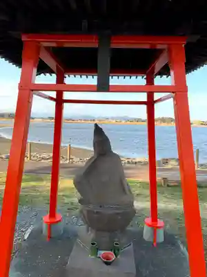 浮島辨財天の像