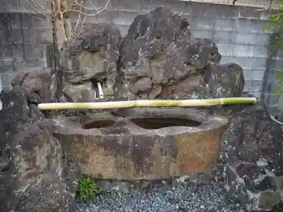 福森稲荷神社の手水舎