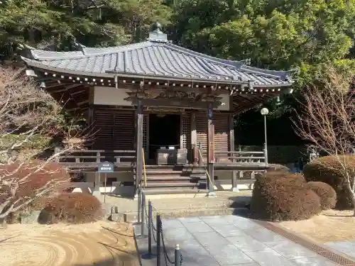 花山院菩提寺の{uncategorized: "未分類", other: "その他", undefined: "問題あり", building: "その他建物", grave: "お墓", sacred_gate: "鳥居", guardian: "狛犬", statue: "像", buddha: "仏像", history: "歴史", nature: "自然", garden: "庭園", animal: "動物", pagoda: "塔", temizu: "手水舎", mountain_gate: "山門・神門", sanctuary: "本殿・本堂", subordinate: "末社・摂社", art: "芸術", scenery: "景色", jizo: "地蔵", ema: "絵馬", goshuin: "御朱印", omikuji: "おみくじ", items: "授与品その他", amulet: "お守り", goshuincho: "御朱印帳", eats: "食事", festival: "お祭り", votive_dance: "神楽", shichigosan: "七五三参", wedding: "結婚式", experience: "体験その他", initially: "初詣", around: "周辺", anti_infection: "感染症対策"}