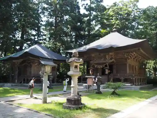 出羽神社(出羽三山神社)～三神合祭殿～の末社