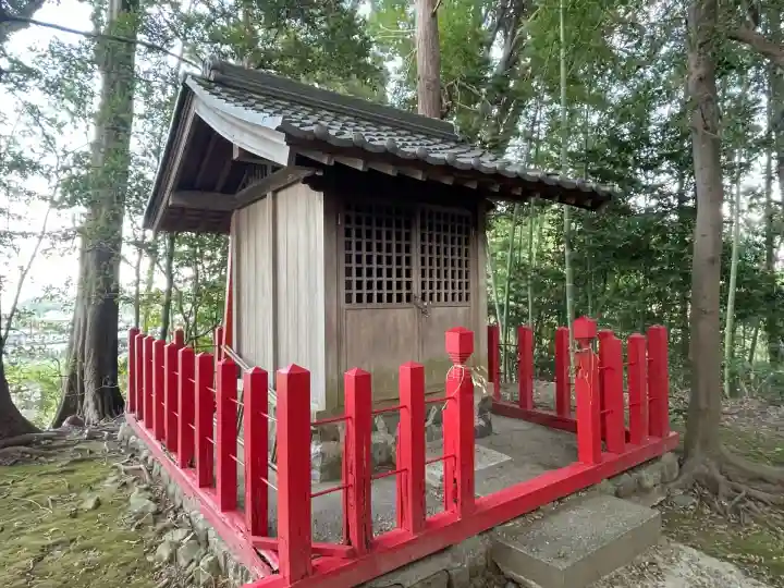尾白稲荷神社(岐阜県)