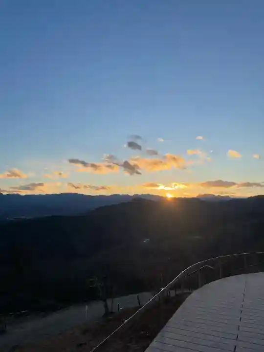 秩父神社の{uncategorized: "未分類", other: "その他", undefined: "問題あり", building: "その他建物", grave: "お墓", sacred_gate: "鳥居", guardian: "狛犬", statue: "像", buddha: "仏像", history: "歴史", nature: "自然", garden: "庭園", animal: "動物", pagoda: "塔", temizu: "手水舎", mountain_gate: "山門・神門", sanctuary: "本殿・本堂", subordinate: "末社・摂社", art: "芸術", scenery: "景色", jizo: "地蔵", ema: "絵馬", goshuin: "御朱印", omikuji: "おみくじ", items: "授与品その他", amulet: "お守り", goshuincho: "御朱印帳", eats: "食事", festival: "お祭り", votive_dance: "神楽", shichigosan: "七五三参", wedding: "結婚式", experience: "体験その他", initially: "初詣", around: "周辺", anti_infection: "感染症対策"}