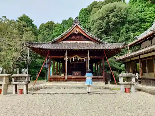 曽野稲荷神社の本殿