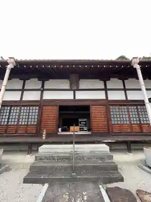 龍済寺の本殿・本堂