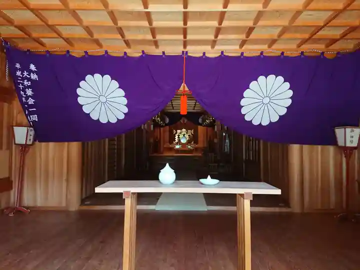 白鳥神社の本殿・本堂