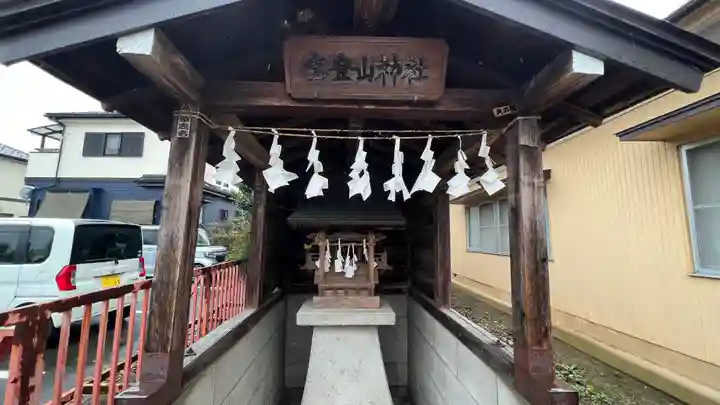 宝登山神社の本殿・本堂