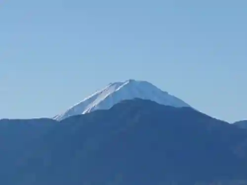 差出磯大嶽山神社 仕事と健康と厄よけの神さまの景色