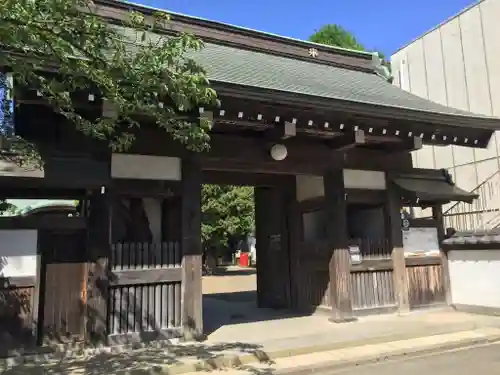 三会寺の山門・神門