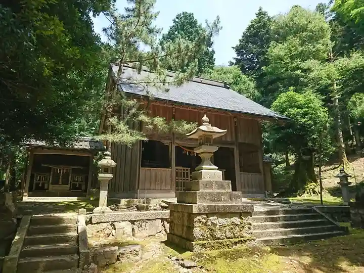多田神社の本殿・本堂