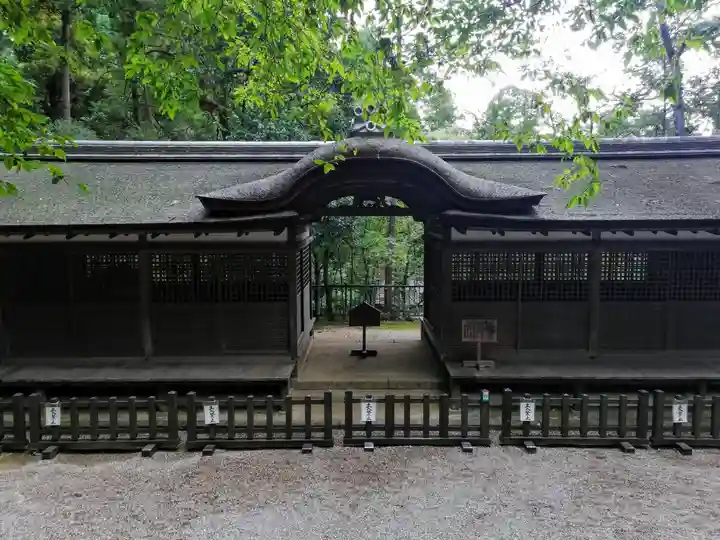 石上神宮の末社・摂社