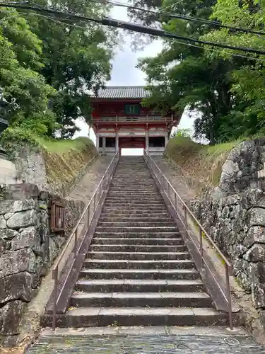 道成寺の山門