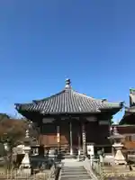 真言宗 善通寺派 薬王寺の本殿・本堂