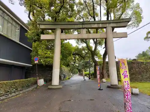 和歌山縣護國神社の{uncategorized: "未分類", other: "その他", undefined: "問題あり", building: "その他建物", grave: "お墓", sacred_gate: "鳥居", guardian: "狛犬", statue: "像", buddha: "仏像", history: "歴史", nature: "自然", garden: "庭園", animal: "動物", pagoda: "塔", temizu: "手水舎", mountain_gate: "山門・神門", sanctuary: "本殿・本堂", subordinate: "末社・摂社", art: "芸術", scenery: "景色", jizo: "地蔵", ema: "絵馬", goshuin: "御朱印", omikuji: "おみくじ", items: "授与品その他", amulet: "お守り", goshuincho: "御朱印帳", eats: "食事", festival: "お祭り", votive_dance: "神楽", shichigosan: "七五三参", wedding: "結婚式", experience: "体験その他", initially: "初詣", around: "周辺", anti_infection: "感染症対策"}