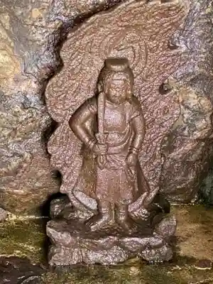 兒水不動明王堂の仏像